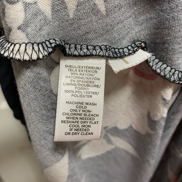 Dark Floral Short Sleeve Dress - Picture 9 of 9